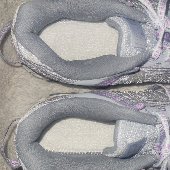 New Balance 410 V6 Running Shoe NWOB - Picture 11 of 13